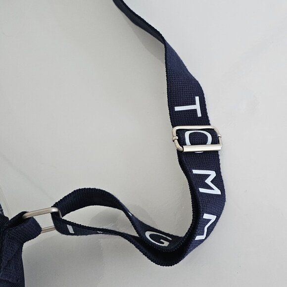TOMMY HILFIGER Vinyl Shoulder Bucket Bag! NWOT!🆕🆕🆕 - Picture 7 of 13